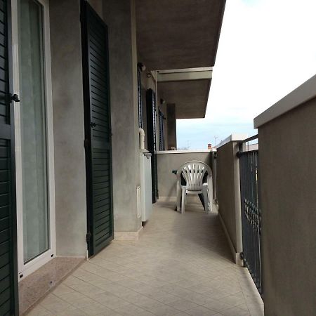 Aloe Beach Apartments, Ombrellone, Parcheggio E Uso Di Biciclette Gratis リミニ エクステリア 写真