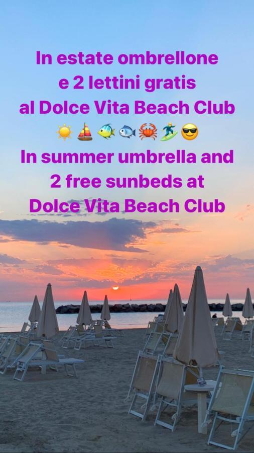 Aloe Beach Apartments, Ombrellone, Parcheggio E Uso Di Biciclette Gratis リミニ エクステリア 写真