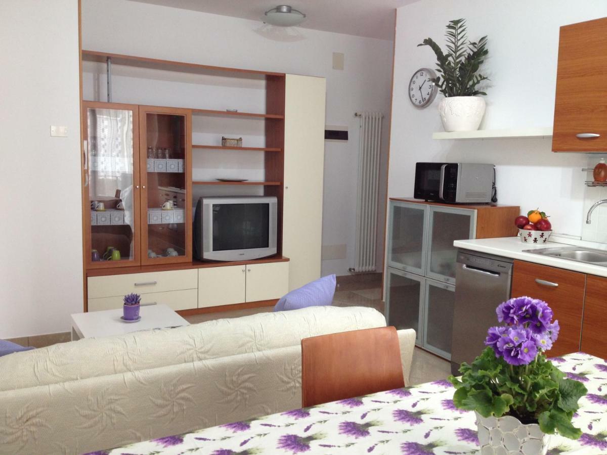Aloe Beach Apartments, Ombrellone, Parcheggio E Uso Di Biciclette Gratis リミニ エクステリア 写真