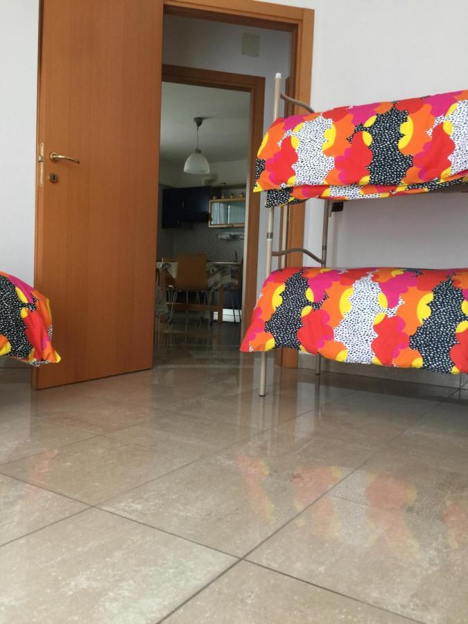 Aloe Beach Apartments, Ombrellone, Parcheggio E Uso Di Biciclette Gratis リミニ エクステリア 写真