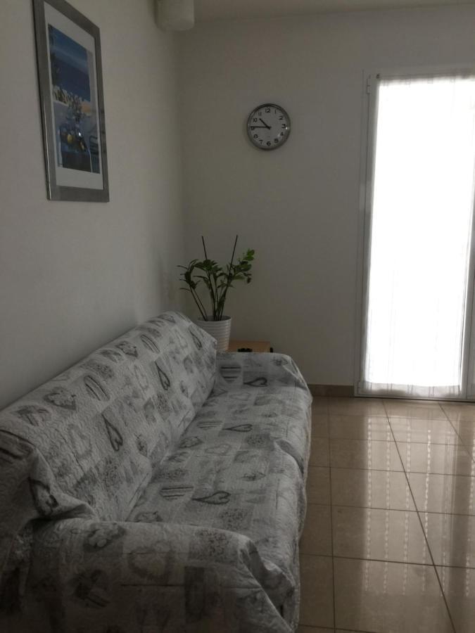 Aloe Beach Apartments, Ombrellone, Parcheggio E Uso Di Biciclette Gratis リミニ エクステリア 写真