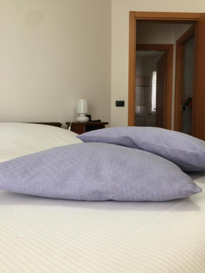 Aloe Beach Apartments, Ombrellone, Parcheggio E Uso Di Biciclette Gratis リミニ エクステリア 写真