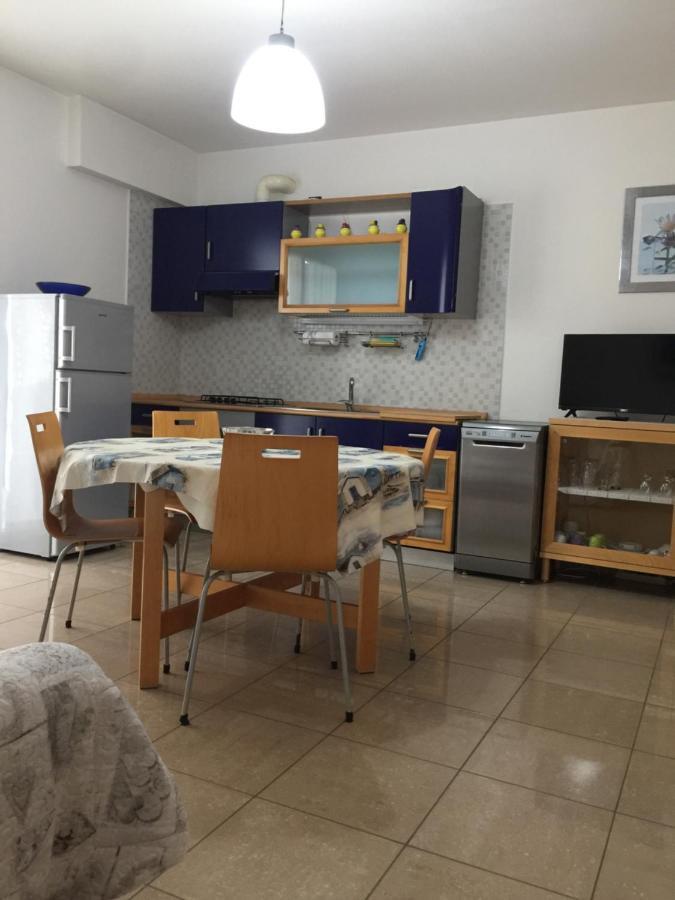 Aloe Beach Apartments, Ombrellone, Parcheggio E Uso Di Biciclette Gratis リミニ エクステリア 写真
